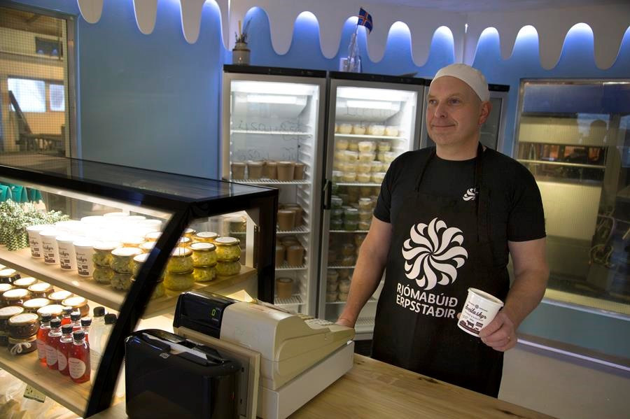 Rjómabúið Erpsstaðir opnar skyrsýningu og skyrbar!